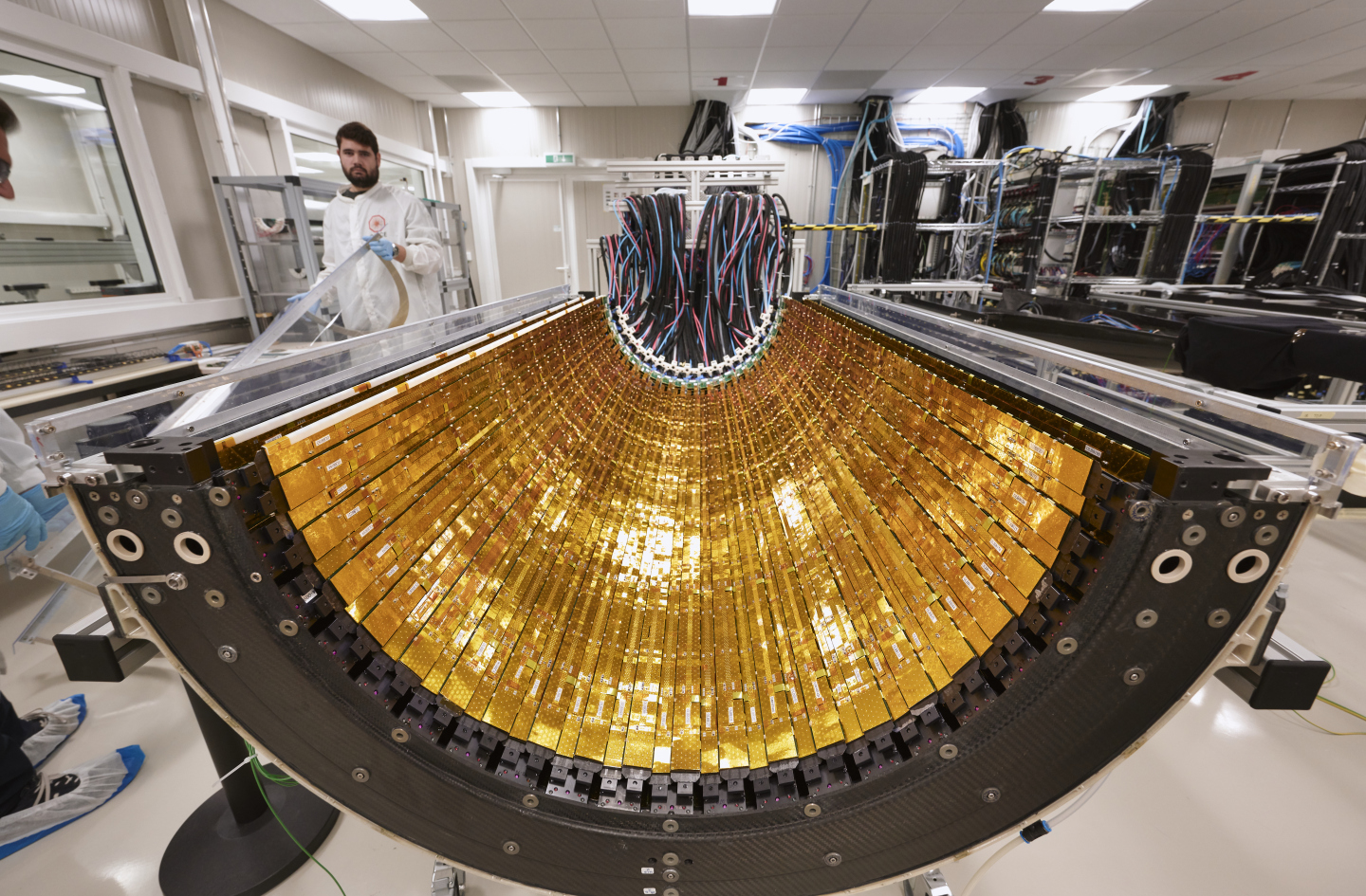 Deep Learning approach to LHCb Calorimeter reconstruction using a Cellular Automaton Núria Valls Canudas, Xavier Vilasis Cardona, Míriam Calvo Gómez and Elisabet Golobardes Ribé EPJ Web Conf., 251 (2021) 04008 DOI: https://doi.org/10.1051/epjconf/202125104008